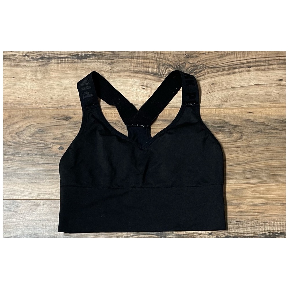 Seamless lightly lined gym racer back sports bra